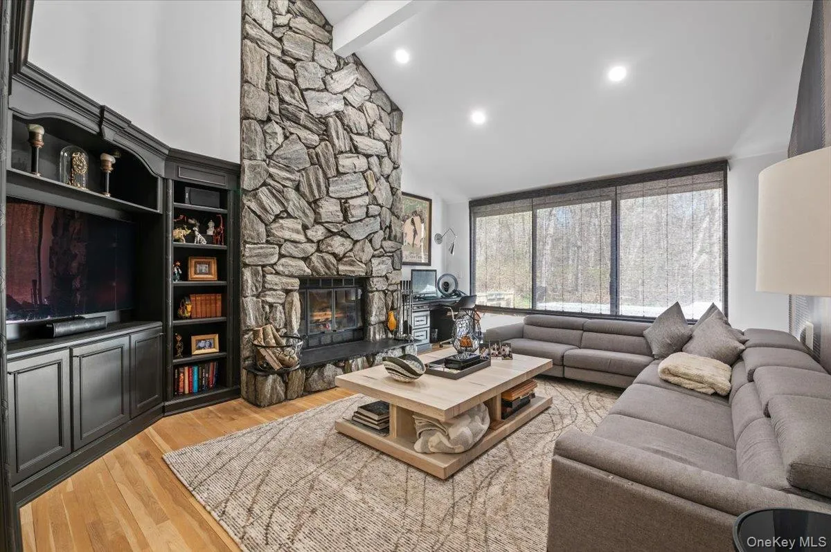 45 Coves Run, Oyster Bay, NY, 7 Bedrooms Bedrooms, 18 Rooms Rooms,5 BathroomsBathrooms,Residential,For Rent,Coves,0,988558 45 Coves Run, Oyster Bay, NY, 7 Bedrooms Bedrooms, 18 Rooms Rooms,5 BathroomsBathrooms,Residential,For Rent,Coves,0,988558
