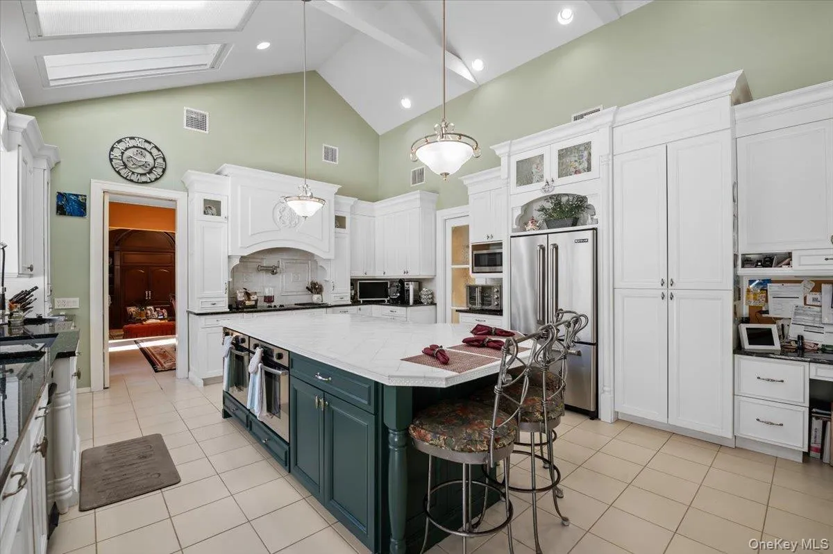 45 Coves Run, Oyster Bay, NY, 7 Bedrooms Bedrooms, 18 Rooms Rooms,5 BathroomsBathrooms,Residential,For Rent,Coves,0,988558 45 Coves Run, Oyster Bay, NY, 7 Bedrooms Bedrooms, 18 Rooms Rooms,5 BathroomsBathrooms,Residential,For Rent,Coves,0,988558