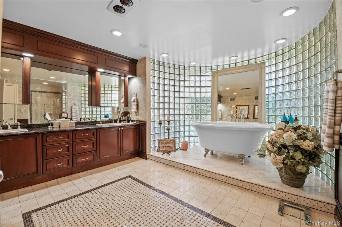 45 Coves Run, Oyster Bay, NY, 7 Bedrooms Bedrooms, 18 Rooms Rooms,5 BathroomsBathrooms,Residential,For Rent,Coves,0,988558 45 Coves Run, Oyster Bay, NY, 7 Bedrooms Bedrooms, 18 Rooms Rooms,5 BathroomsBathrooms,Residential,For Rent,Coves,0,988558