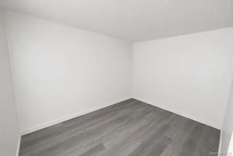 525 Riverleigh Ave, Riverhead, NY, 2 Bedrooms Bedrooms, 5 Rooms Rooms,1 BathroomBathrooms,Residential,For Rent,Ave,0,988570 525 Riverleigh Ave, Riverhead, NY, 2 Bedrooms Bedrooms, 5 Rooms Rooms,1 BathroomBathrooms,Residential,For Rent,Ave,0,988570