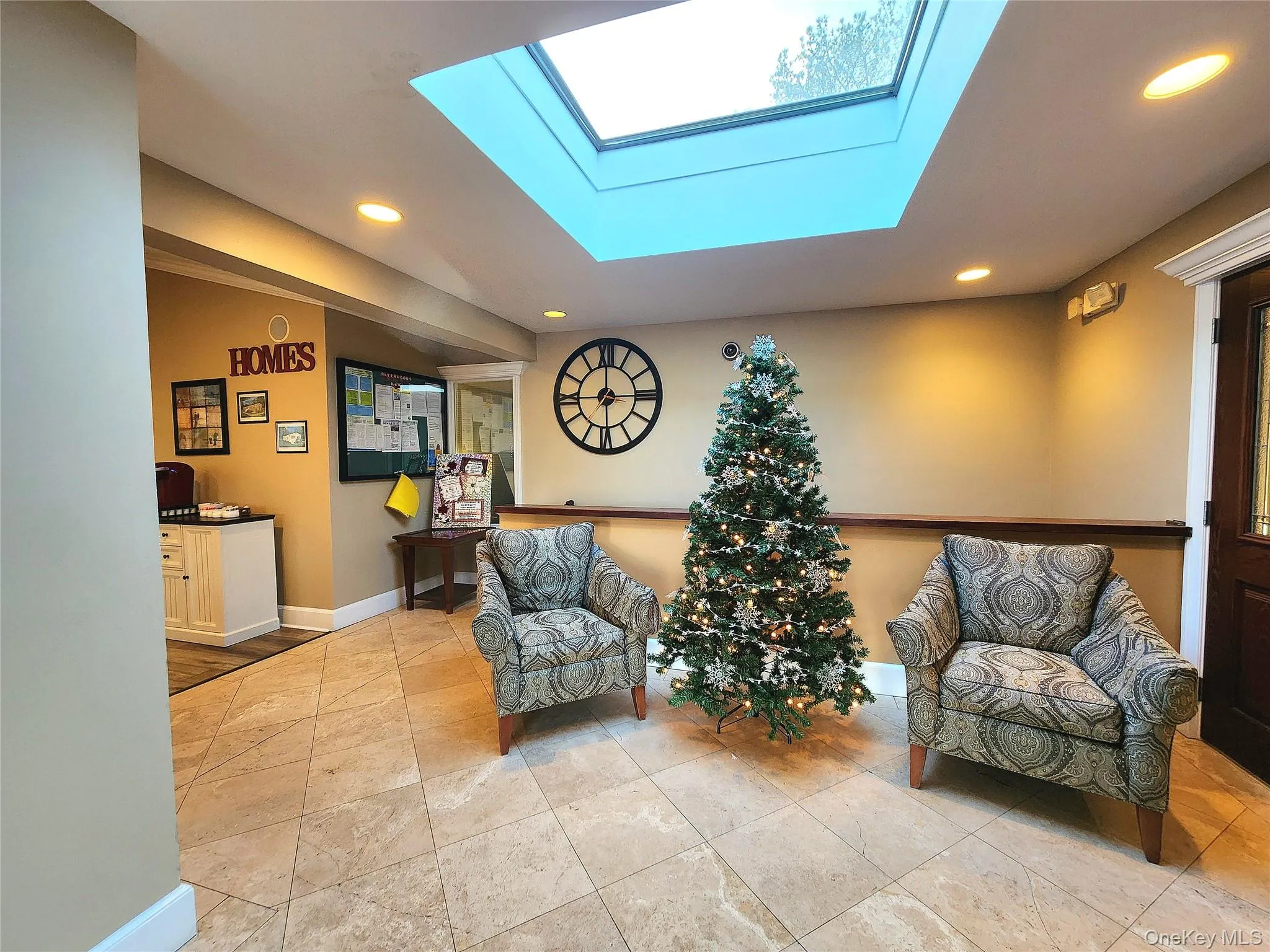 525 Riverleigh Ave, Riverhead, NY, 2 Bedrooms Bedrooms, 5 Rooms Rooms,1 BathroomBathrooms,Residential,For Rent,Ave,0,988570 525 Riverleigh Ave, Riverhead, NY, 2 Bedrooms Bedrooms, 5 Rooms Rooms,1 BathroomBathrooms,Residential,For Rent,Ave,0,988570