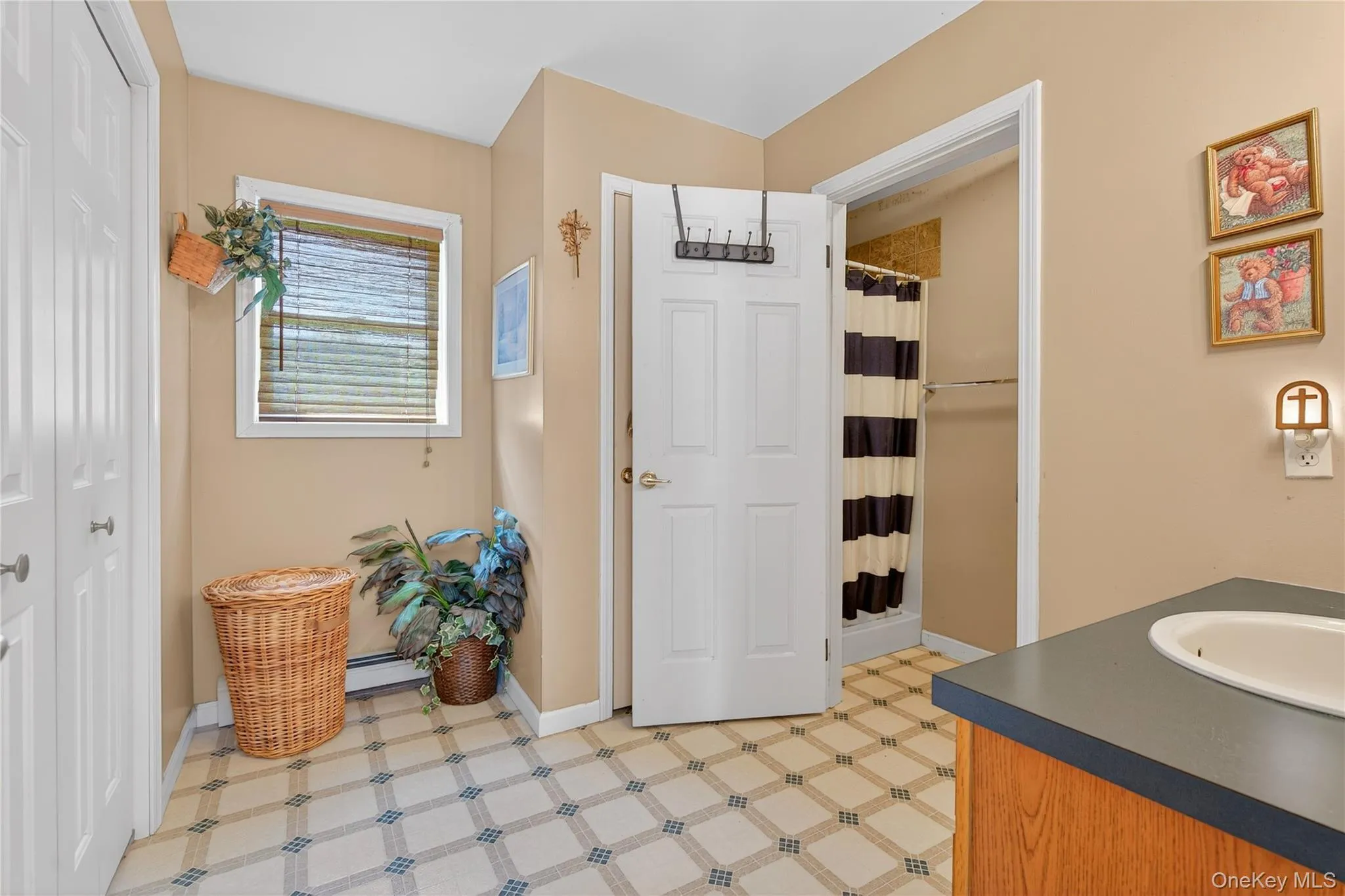 1044 Blue Mountain Road, Saugerties, NY, 3 Bedrooms Bedrooms, 11 Rooms Rooms,3 BathroomsBathrooms,Residential,For Rent,Blue Mountain,0,988573 1044 Blue Mountain Road, Saugerties, NY, 3 Bedrooms Bedrooms, 11 Rooms Rooms,3 BathroomsBathrooms,Residential,For Rent,Blue Mountain,0,988573