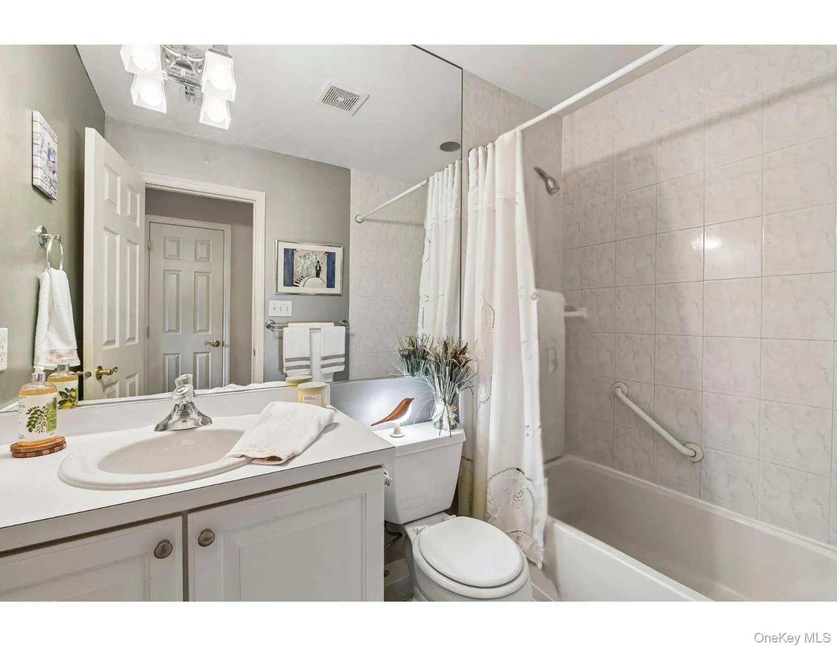 Second Floor Full Bathroom Second Floor Full Bathroom