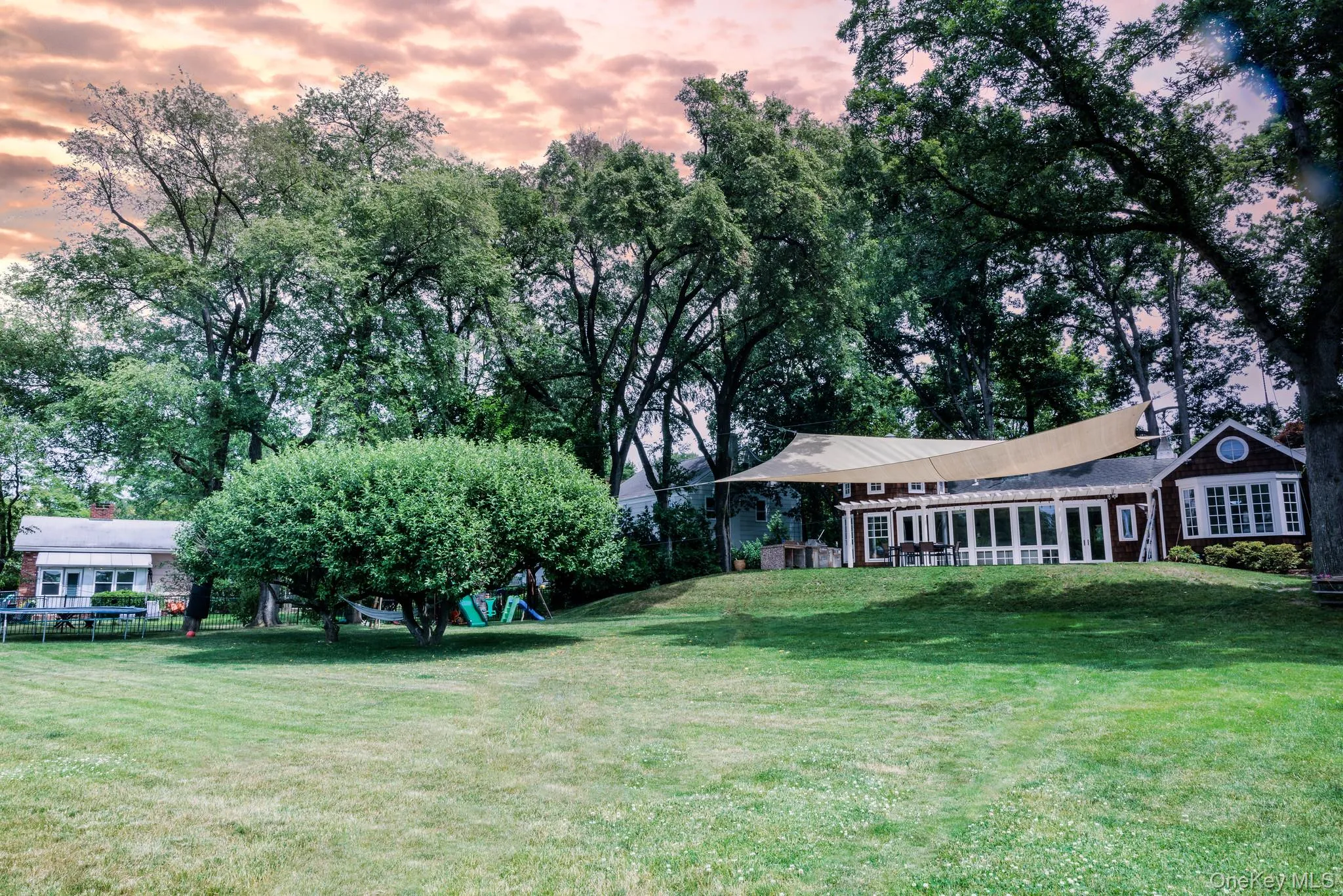 Enjoy beautiful sunsets in the backyard! Enjoy beautiful sunsets in the backyard!