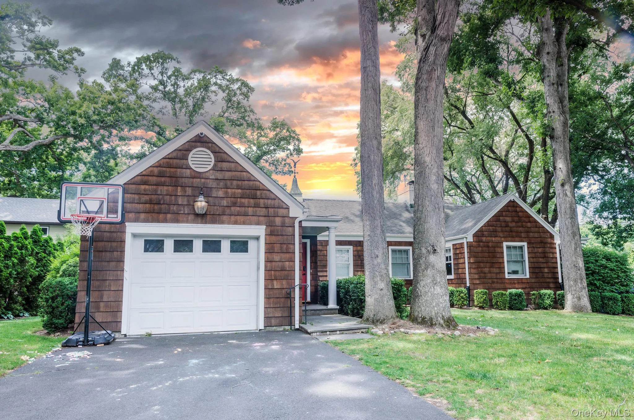 Quaint coastal ranch in sought-after Shore Acres. Quaint coastal ranch in sought-after Shore Acres.