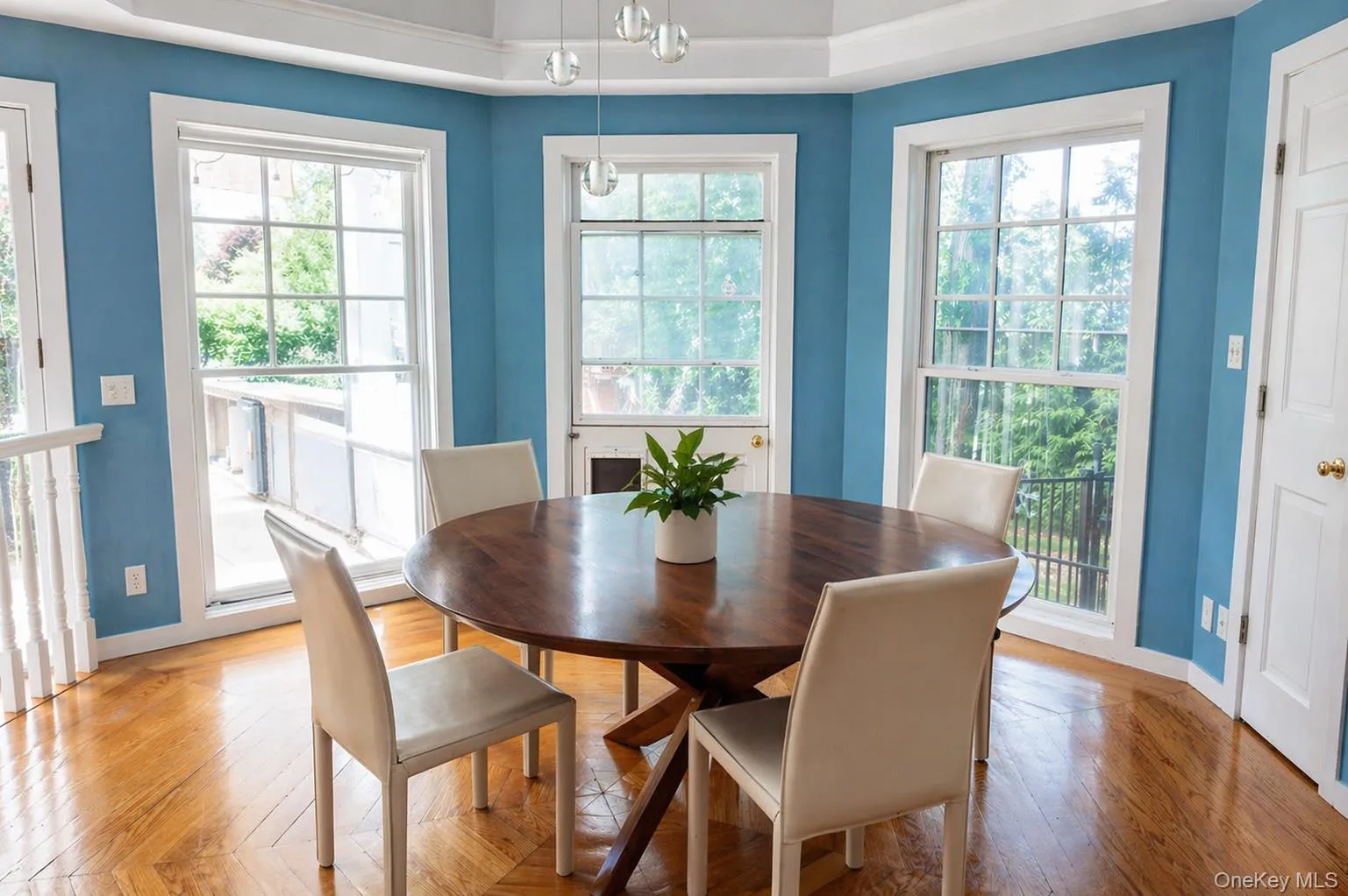 Sunny breakfast nook perfect for your morning coffee! Sunny breakfast nook perfect for your morning coffee!
