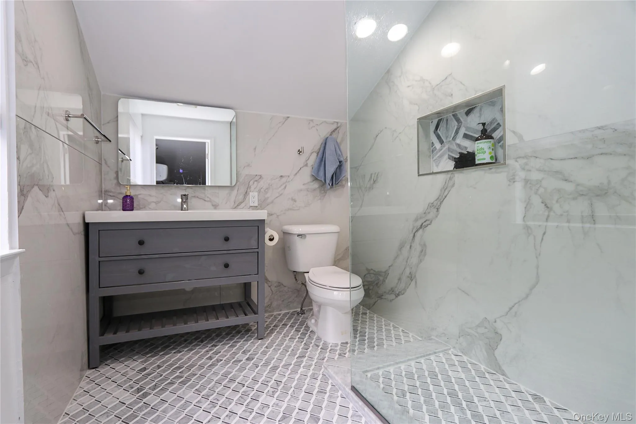 35 Old Pond Road, North Hempstead, NY, 4 Bedrooms Bedrooms, 8 Rooms Rooms,4 BathroomsBathrooms,Residential Lease,For Rent,Old Pond,0,988643 35 Old Pond Road, North Hempstead, NY, 4 Bedrooms Bedrooms, 8 Rooms Rooms,4 BathroomsBathrooms,Residential Lease,For Rent,Old Pond,0,988643