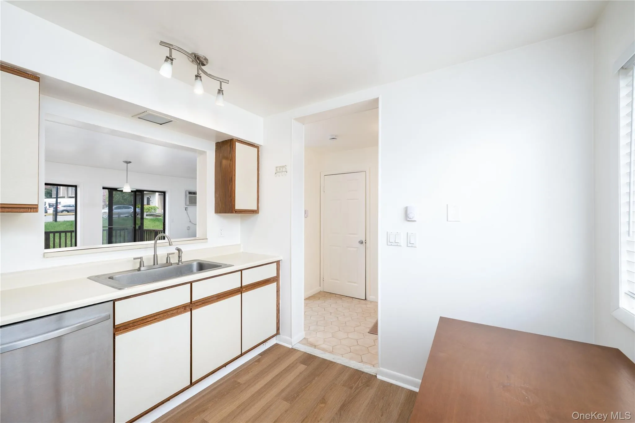 5002 Chelsea Cove, Beekman, NY, 3 Bedrooms Bedrooms, 7 Rooms Rooms,1 BathroomBathrooms,Residential,For Rent,Chelsea,0,988660 5002 Chelsea Cove, Beekman, NY, 3 Bedrooms Bedrooms, 7 Rooms Rooms,1 BathroomBathrooms,Residential,For Rent,Chelsea,0,988660