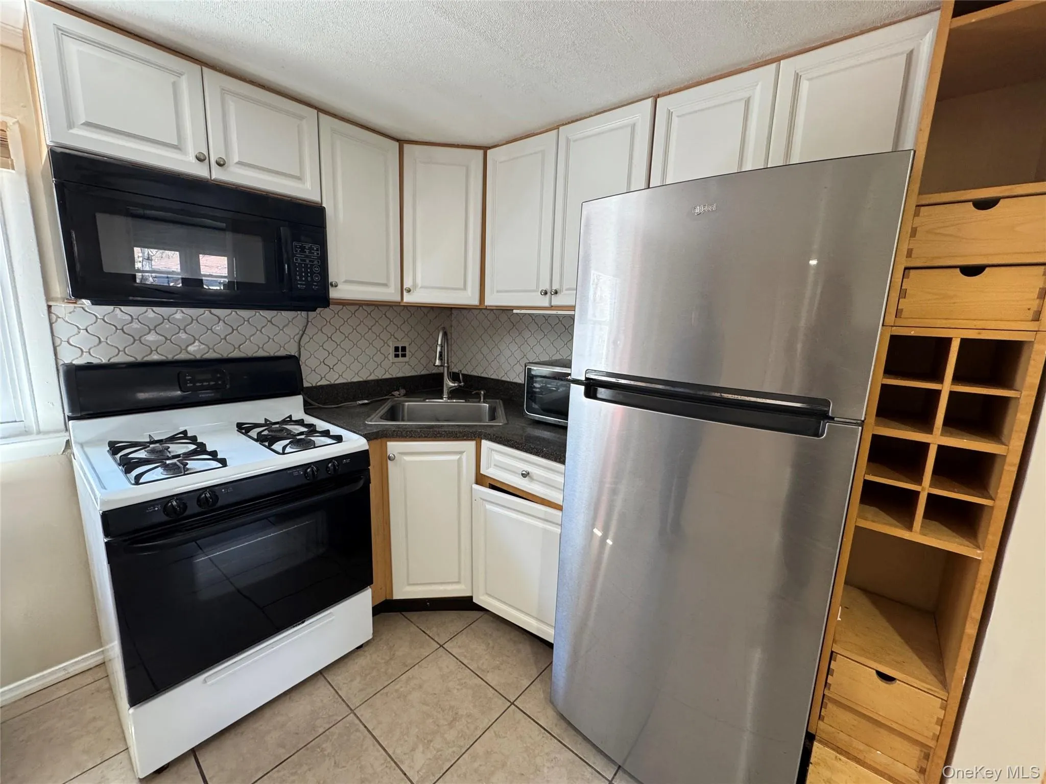 486 Silver Street, West Babylon, NY, 2 Bedrooms Bedrooms, 5 Rooms Rooms,1 BathroomBathrooms,Residential Lease,For Rent,Silver,0,988662 486 Silver Street, West Babylon, NY, 2 Bedrooms Bedrooms, 5 Rooms Rooms,1 BathroomBathrooms,Residential Lease,For Rent,Silver,0,988662