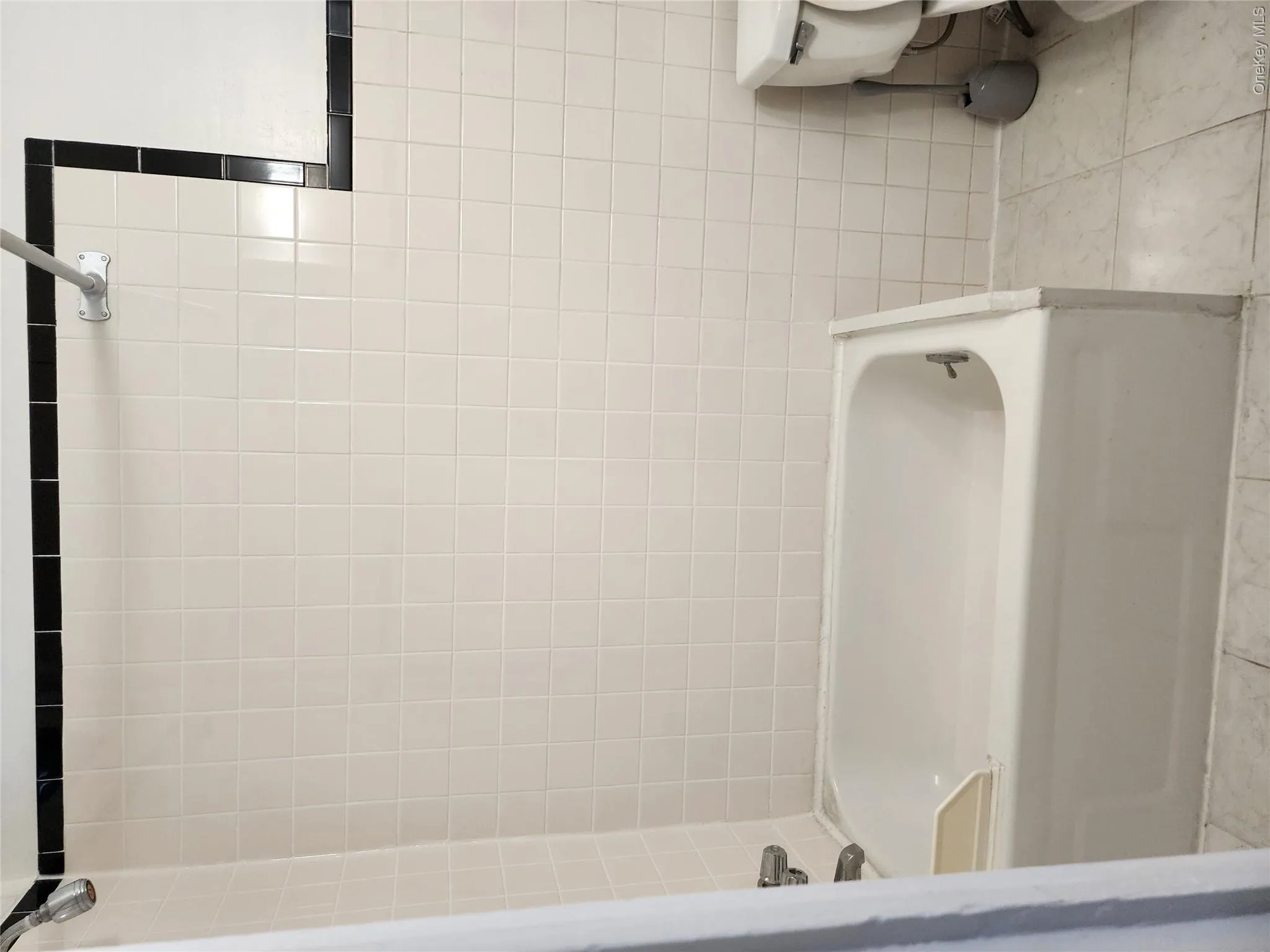 4712 39th Place, New York, NY, 3 Bedrooms Bedrooms, 5 Rooms Rooms,1 BathroomBathrooms,Residential Lease,For Rent,39th,0,988665 4712 39th Place, New York, NY, 3 Bedrooms Bedrooms, 5 Rooms Rooms,1 BathroomBathrooms,Residential Lease,For Rent,39th,0,988665