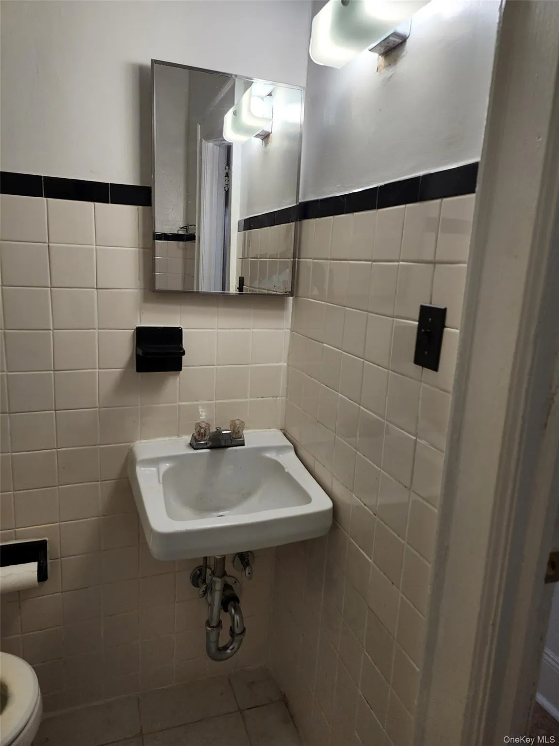 4712 39th Place, New York, NY, 3 Bedrooms Bedrooms, 5 Rooms Rooms,1 BathroomBathrooms,Residential Lease,For Rent,39th,0,988665 4712 39th Place, New York, NY, 3 Bedrooms Bedrooms, 5 Rooms Rooms,1 BathroomBathrooms,Residential Lease,For Rent,39th,0,988665