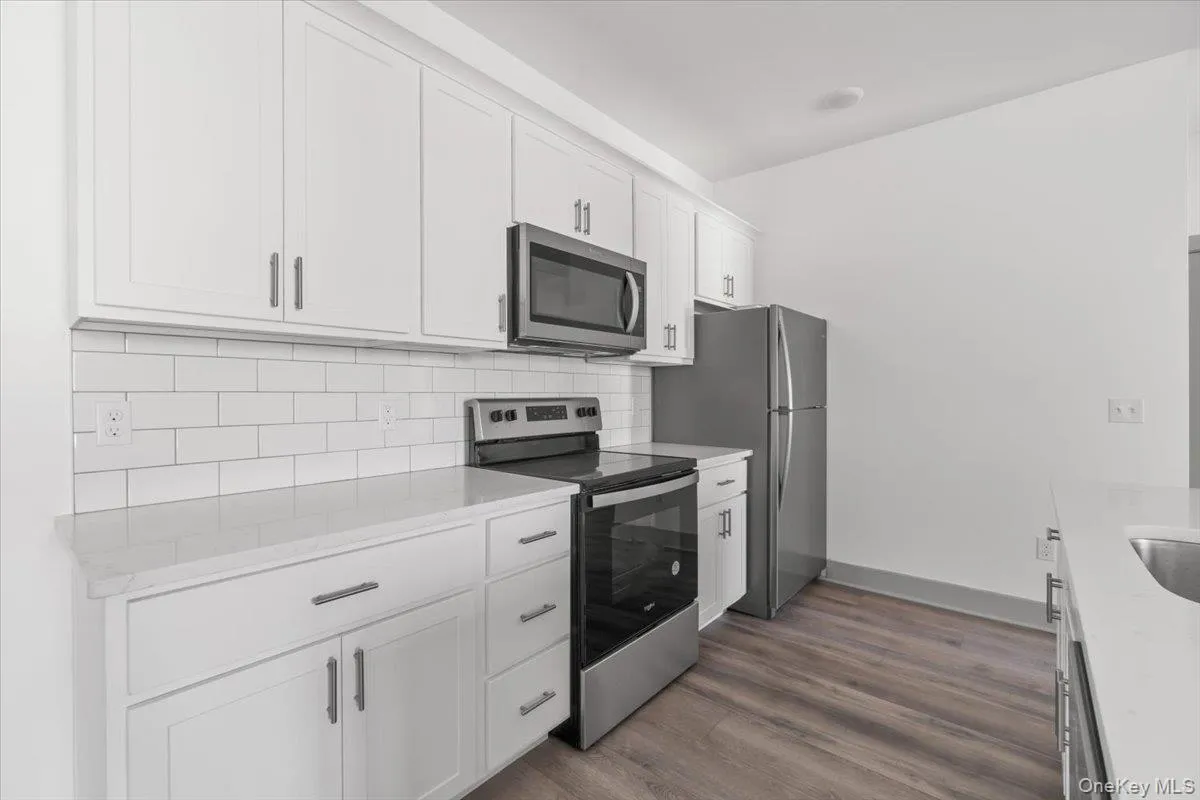75 Forester Avenue, Warwick (town), NY, 2 Bedrooms Bedrooms, 4 Rooms Rooms,2 BathroomsBathrooms,Residential Lease,For Rent,Forester,0,988681 75 Forester Avenue, Warwick (town), NY, 2 Bedrooms Bedrooms, 4 Rooms Rooms,2 BathroomsBathrooms,Residential Lease,For Rent,Forester,0,988681