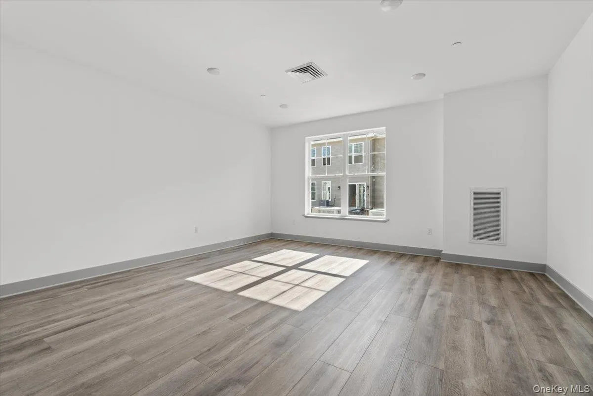 75 Forester Avenue, Warwick (town), NY, 2 Bedrooms Bedrooms, 4 Rooms Rooms,2 BathroomsBathrooms,Residential Lease,For Rent,Forester,0,988681 75 Forester Avenue, Warwick (town), NY, 2 Bedrooms Bedrooms, 4 Rooms Rooms,2 BathroomsBathrooms,Residential Lease,For Rent,Forester,0,988681