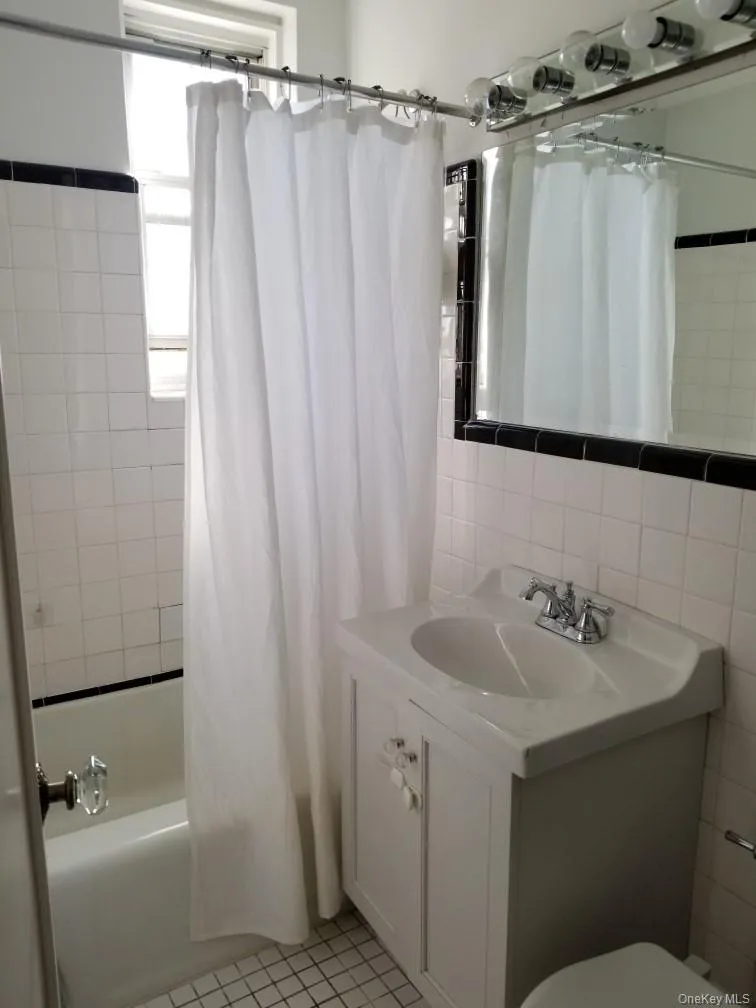 760 Bronx River Road, Yonkers, NY, 1 Bedroom Bedrooms, 4 Rooms Rooms,1 BathroomBathrooms,Residential Lease,For Rent,Bronx River Road,0,988688 760 Bronx River Road, Yonkers, NY, 1 Bedroom Bedrooms, 4 Rooms Rooms,1 BathroomBathrooms,Residential Lease,For Rent,Bronx River Road,0,988688