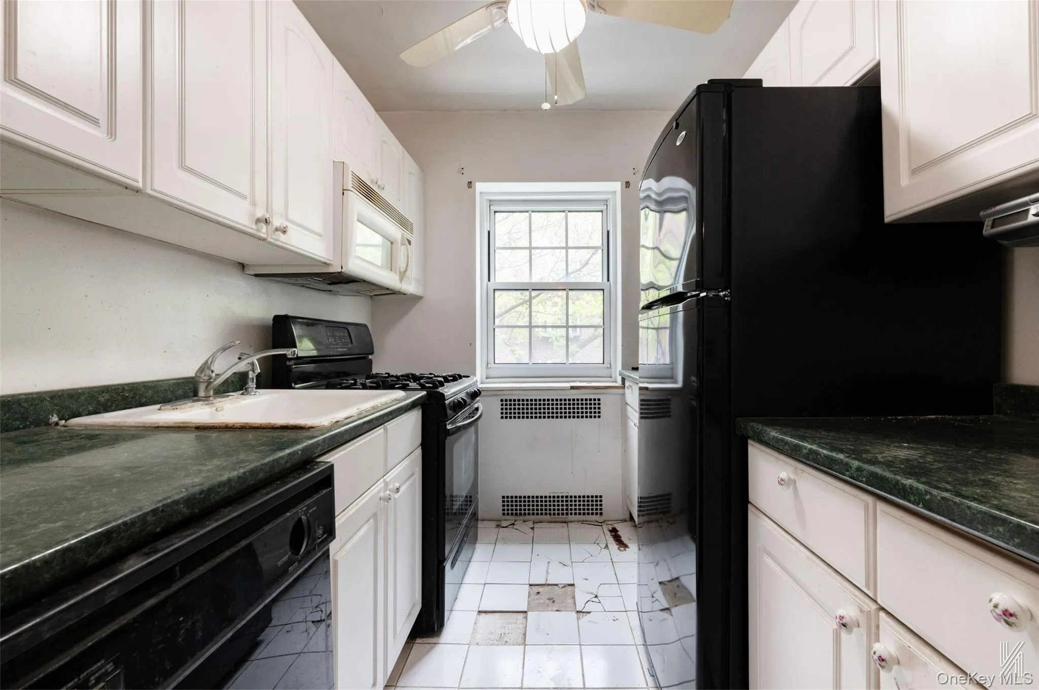35-24 78th Street, New York, NY, 2 Bedrooms Bedrooms, 5 Rooms Rooms,1 BathroomBathrooms,Residential,For Rent,78th,0,988710 35-24 78th Street, New York, NY, 2 Bedrooms Bedrooms, 5 Rooms Rooms,1 BathroomBathrooms,Residential,For Rent,78th,0,988710
