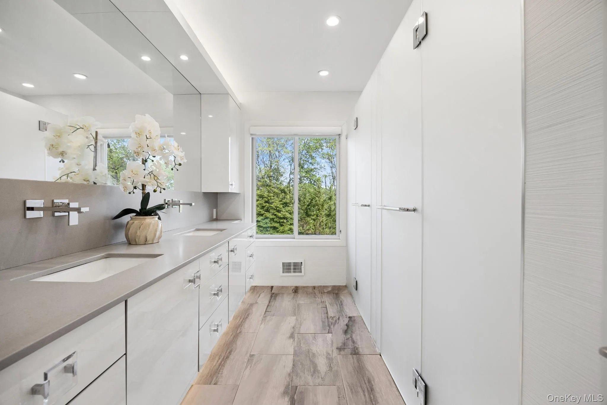 4 Mohican Trail, Scarsdale, NY, 5 Bedrooms Bedrooms, 14 Rooms Rooms,5 BathroomsBathrooms,Residential Lease,For Rent,Mohican,0,988711 4 Mohican Trail, Scarsdale, NY, 5 Bedrooms Bedrooms, 14 Rooms Rooms,5 BathroomsBathrooms,Residential Lease,For Rent,Mohican,0,988711