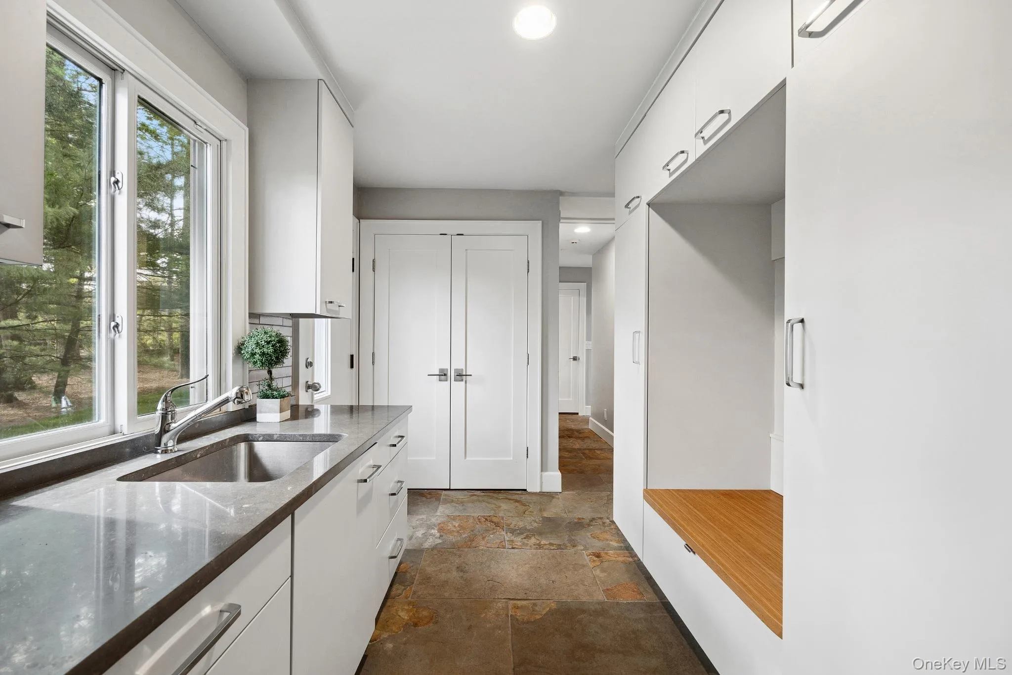 4 Mohican Trail, Scarsdale, NY, 5 Bedrooms Bedrooms, 14 Rooms Rooms,5 BathroomsBathrooms,Residential Lease,For Rent,Mohican,0,988711 4 Mohican Trail, Scarsdale, NY, 5 Bedrooms Bedrooms, 14 Rooms Rooms,5 BathroomsBathrooms,Residential Lease,For Rent,Mohican,0,988711