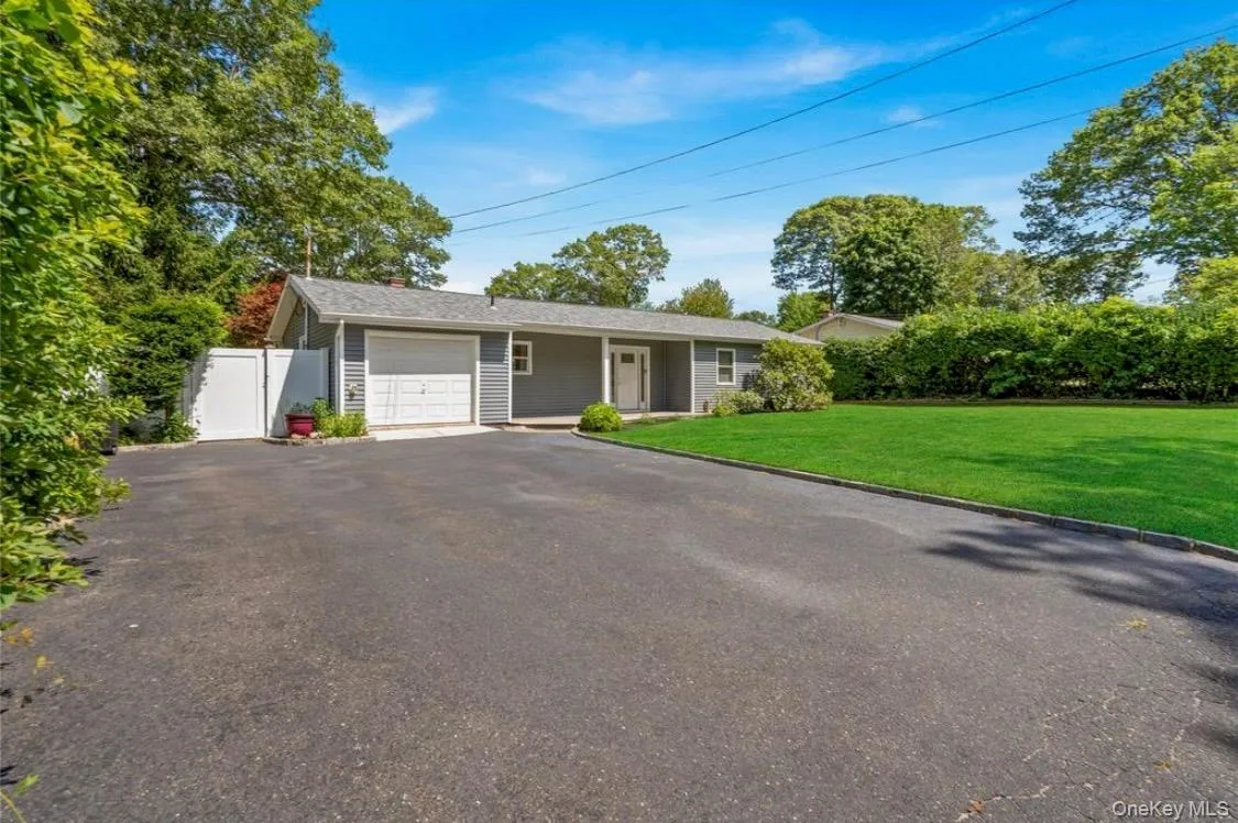 61 Brookhaven Drive, Brookhaven, NY, 3 Bedrooms Bedrooms, 6 Rooms Rooms,1 BathroomBathrooms,Residential Lease,For Rent,Brookhaven Drive,0,988713 61 Brookhaven Drive, Brookhaven, NY, 3 Bedrooms Bedrooms, 6 Rooms Rooms,1 BathroomBathrooms,Residential Lease,For Rent,Brookhaven Drive,0,988713