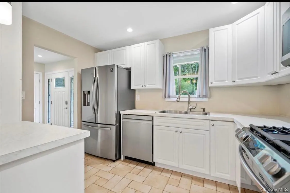 61 Brookhaven Drive, Brookhaven, NY, 3 Bedrooms Bedrooms, 6 Rooms Rooms,1 BathroomBathrooms,Residential Lease,For Rent,Brookhaven Drive,0,988713 61 Brookhaven Drive, Brookhaven, NY, 3 Bedrooms Bedrooms, 6 Rooms Rooms,1 BathroomBathrooms,Residential Lease,For Rent,Brookhaven Drive,0,988713