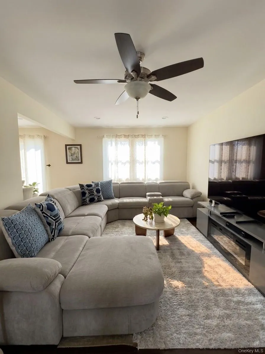 61 Brookhaven Drive, Brookhaven, NY, 3 Bedrooms Bedrooms, 6 Rooms Rooms,1 BathroomBathrooms,Residential Lease,For Rent,Brookhaven Drive,0,988713 61 Brookhaven Drive, Brookhaven, NY, 3 Bedrooms Bedrooms, 6 Rooms Rooms,1 BathroomBathrooms,Residential Lease,For Rent,Brookhaven Drive,0,988713