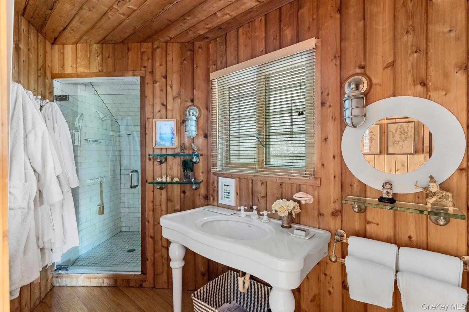 Full Bathroom to the left within Downstairs Hallway Full Bathroom to the left within Downstairs Hallway