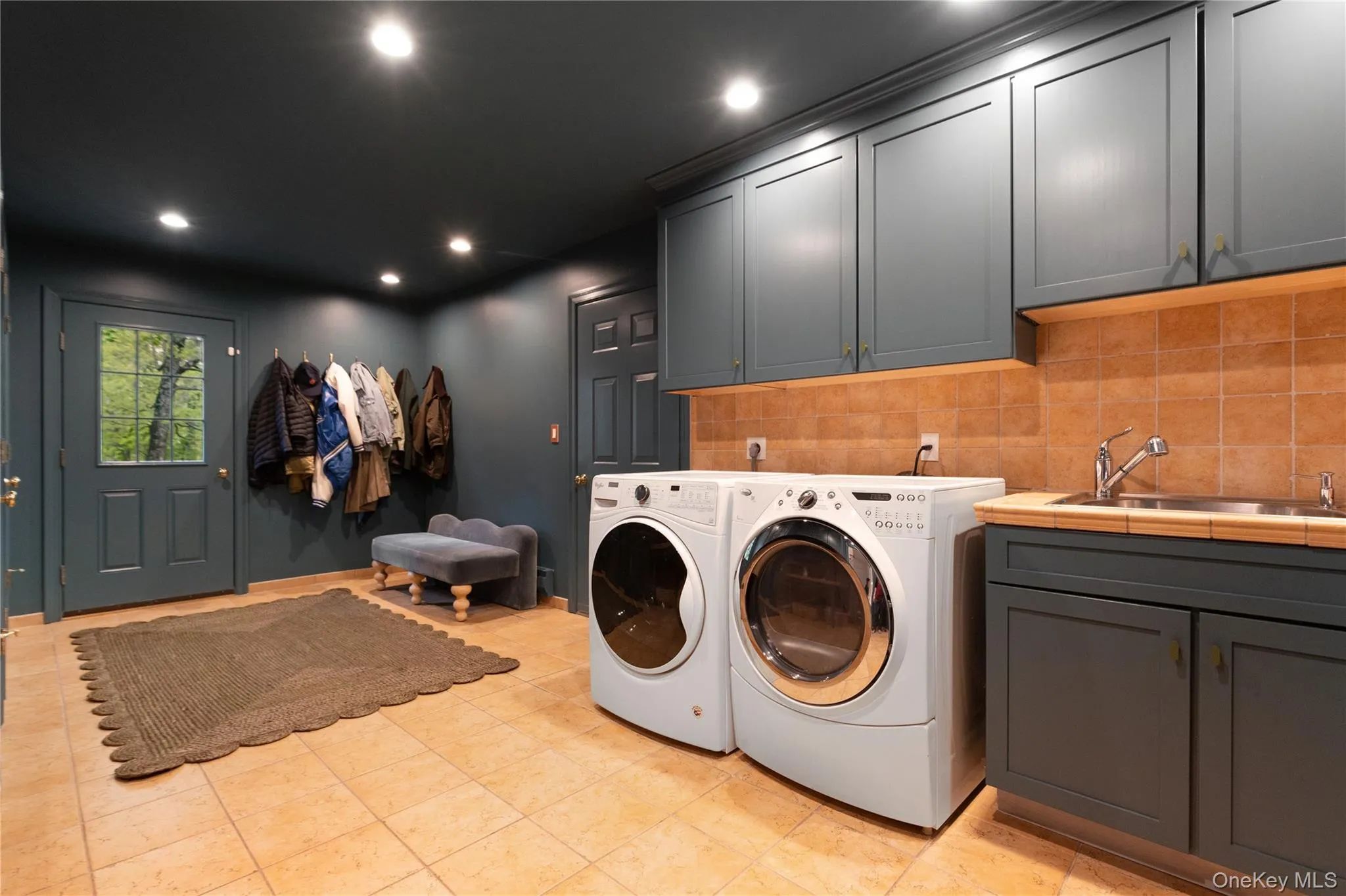 6 Round House Court, North Castle, NY, 5 Bedrooms Bedrooms, 18 Rooms Rooms,5 BathroomsBathrooms,Residential,For Rent,Round House,0,988722 6 Round House Court, North Castle, NY, 5 Bedrooms Bedrooms, 18 Rooms Rooms,5 BathroomsBathrooms,Residential,For Rent,Round House,0,988722