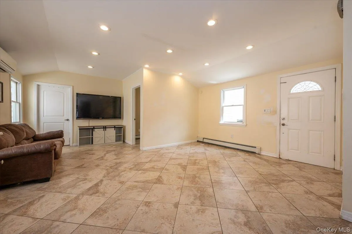 64D Edgewater Park, New York, NY, 2 Bedrooms Bedrooms, 5 Rooms Rooms,1 BathroomBathrooms,Residential Sale,For Rent,Edgewater,0,988730 64D Edgewater Park, New York, NY, 2 Bedrooms Bedrooms, 5 Rooms Rooms,1 BathroomBathrooms,Residential Sale,For Rent,Edgewater,0,988730