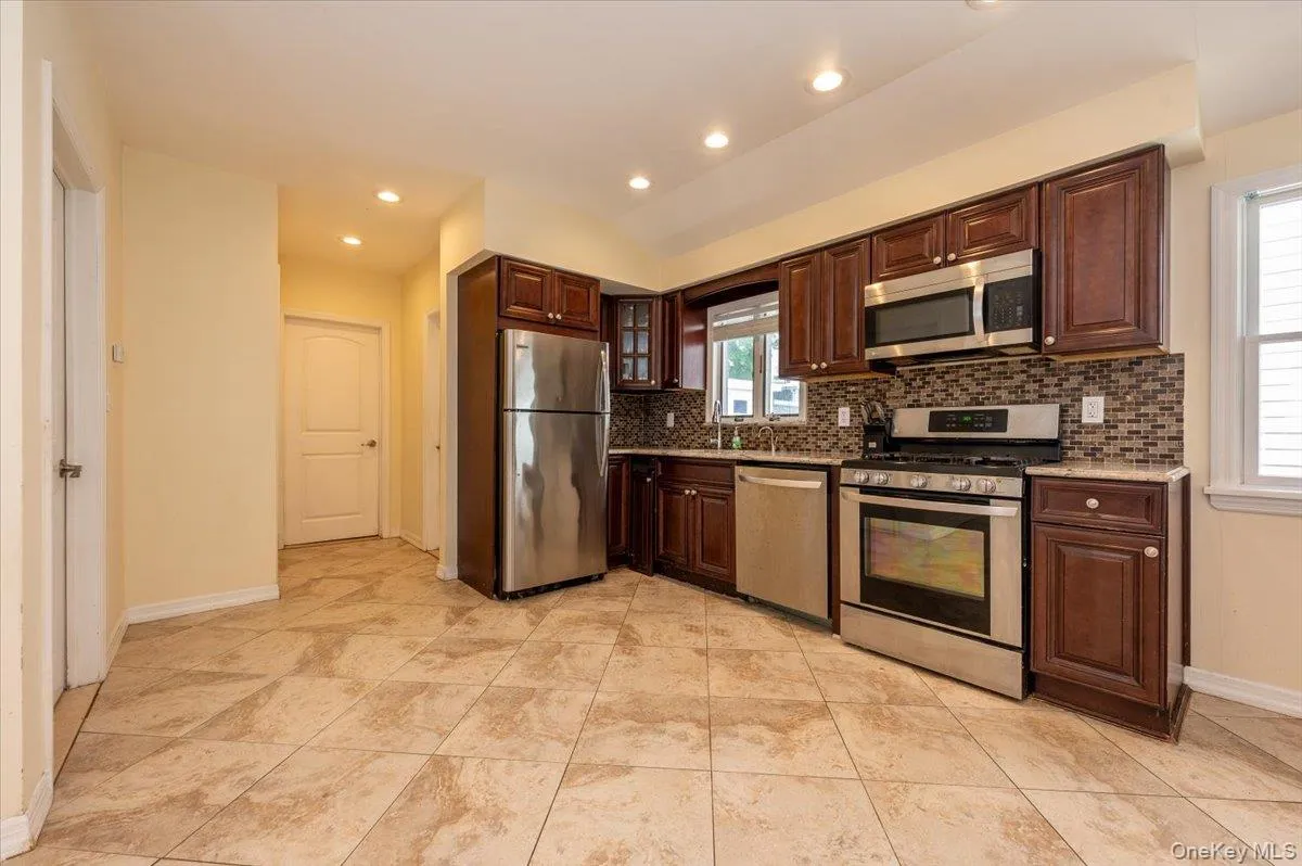 64D Edgewater Park, New York, NY, 2 Bedrooms Bedrooms, 5 Rooms Rooms,1 BathroomBathrooms,Residential Sale,For Rent,Edgewater,0,988730 64D Edgewater Park, New York, NY, 2 Bedrooms Bedrooms, 5 Rooms Rooms,1 BathroomBathrooms,Residential Sale,For Rent,Edgewater,0,988730
