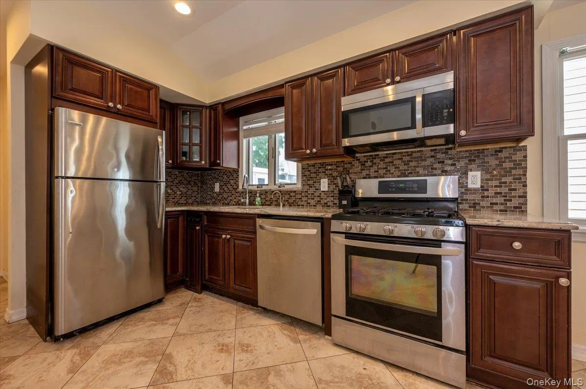 64D Edgewater Park, New York, NY, 2 Bedrooms Bedrooms, 5 Rooms Rooms,1 BathroomBathrooms,Residential Sale,For Rent,Edgewater,0,988730 64D Edgewater Park, New York, NY, 2 Bedrooms Bedrooms, 5 Rooms Rooms,1 BathroomBathrooms,Residential Sale,For Rent,Edgewater,0,988730