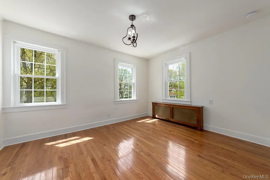 353 Jamaica Avenue, Hempstead, NY, 2 Bedrooms Bedrooms, 4 Rooms Rooms,1 BathroomBathrooms,Residential Lease,For Rent,Jamaica,0,988760 353 Jamaica Avenue, Hempstead, NY, 2 Bedrooms Bedrooms, 4 Rooms Rooms,1 BathroomBathrooms,Residential Lease,For Rent,Jamaica,0,988760