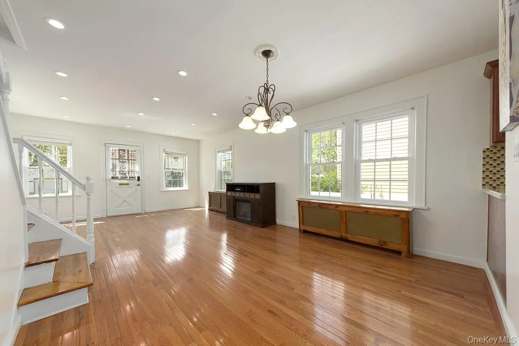 353 Jamaica Avenue, Hempstead, NY, 2 Bedrooms Bedrooms, 4 Rooms Rooms,1 BathroomBathrooms,Residential Lease,For Rent,Jamaica,0,988760 353 Jamaica Avenue, Hempstead, NY, 2 Bedrooms Bedrooms, 4 Rooms Rooms,1 BathroomBathrooms,Residential Lease,For Rent,Jamaica,0,988760
