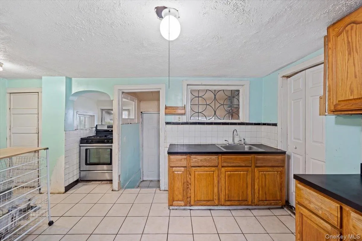 8 Geyser Place, Greenburgh, NY, 2 Bedrooms Bedrooms, 5 Rooms Rooms,1 BathroomBathrooms,Residential,For Rent,Geyser,0,988765 8 Geyser Place, Greenburgh, NY, 2 Bedrooms Bedrooms, 5 Rooms Rooms,1 BathroomBathrooms,Residential,For Rent,Geyser,0,988765