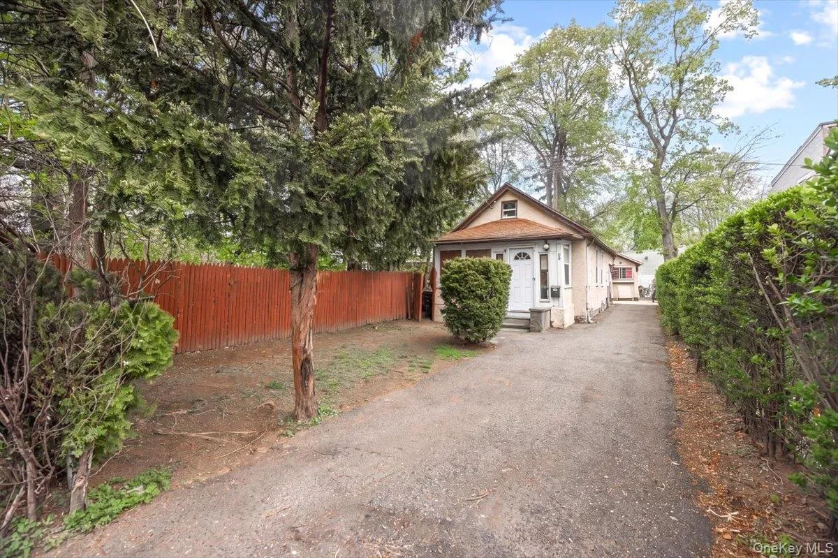 8 Geyser Place, Greenburgh, NY, 2 Bedrooms Bedrooms, 5 Rooms Rooms,1 BathroomBathrooms,Residential,For Rent,Geyser,0,988765 8 Geyser Place, Greenburgh, NY, 2 Bedrooms Bedrooms, 5 Rooms Rooms,1 BathroomBathrooms,Residential,For Rent,Geyser,0,988765