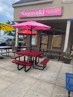 you can eat indoor or out door you can eat indoor or out door