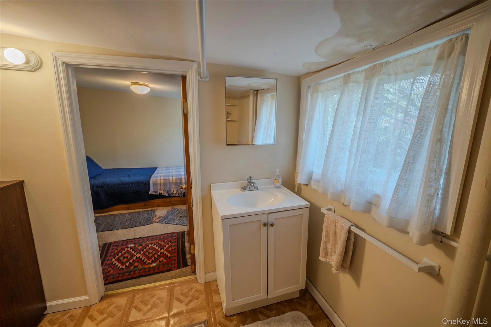 11 Kemble Avenue, Philipstown, NY, 2 Bedrooms Bedrooms, 7 Rooms Rooms,1 BathroomBathrooms,Residential Sale,For Rent,Kemble,0,988773 11 Kemble Avenue, Philipstown, NY, 2 Bedrooms Bedrooms, 7 Rooms Rooms,1 BathroomBathrooms,Residential Sale,For Rent,Kemble,0,988773