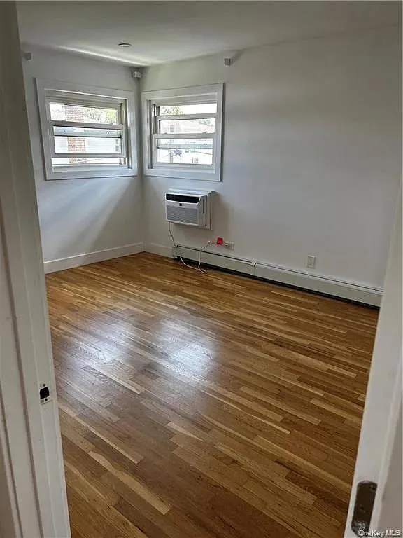 15331 80th Street, New York, NY, 3 Bedrooms Bedrooms, 7 Rooms Rooms,2 BathroomsBathrooms,Residential Lease,For Rent,80th,0,988792 15331 80th Street, New York, NY, 3 Bedrooms Bedrooms, 7 Rooms Rooms,2 BathroomsBathrooms,Residential Lease,For Rent,80th,0,988792