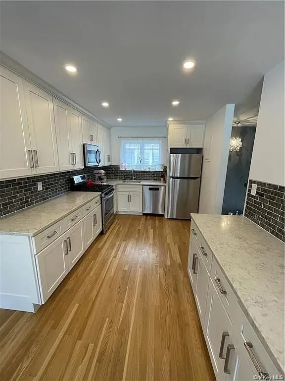 15331 80th Street, New York, NY, 3 Bedrooms Bedrooms, 7 Rooms Rooms,2 BathroomsBathrooms,Residential Lease,For Rent,80th,0,988792 15331 80th Street, New York, NY, 3 Bedrooms Bedrooms, 7 Rooms Rooms,2 BathroomsBathrooms,Residential Lease,For Rent,80th,0,988792
