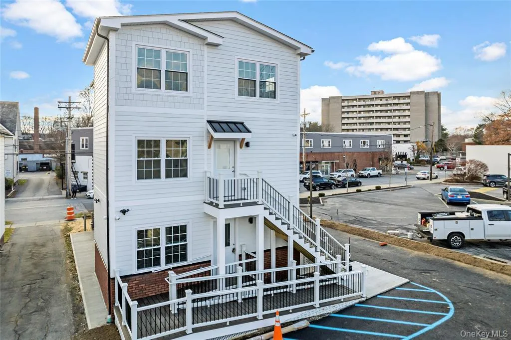 9 Lagrange Avenue, Poughkeepsie, NY, 1 Bedroom Bedrooms, 2 Rooms Rooms,1 BathroomBathrooms,Residential Lease,For Rent,Lagrange,0,988806 9 Lagrange Avenue, Poughkeepsie, NY, 1 Bedroom Bedrooms, 2 Rooms Rooms,1 BathroomBathrooms,Residential Lease,For Rent,Lagrange,0,988806