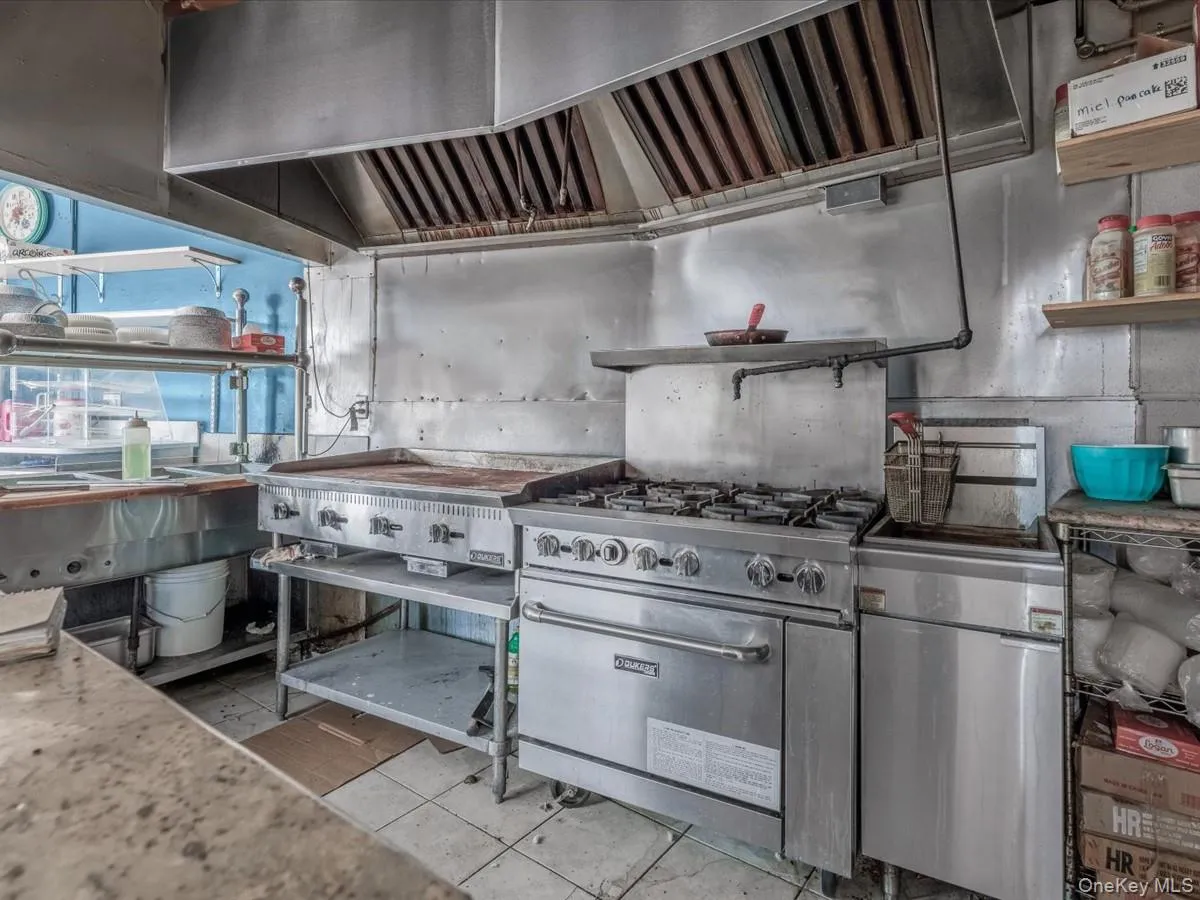 6 E Barclay, Oyster Bay, NY, ,Commercial Lease,For Rent,Barclay,0,988815 6 E Barclay, Oyster Bay, NY, ,Commercial Lease,For Rent,Barclay,0,988815