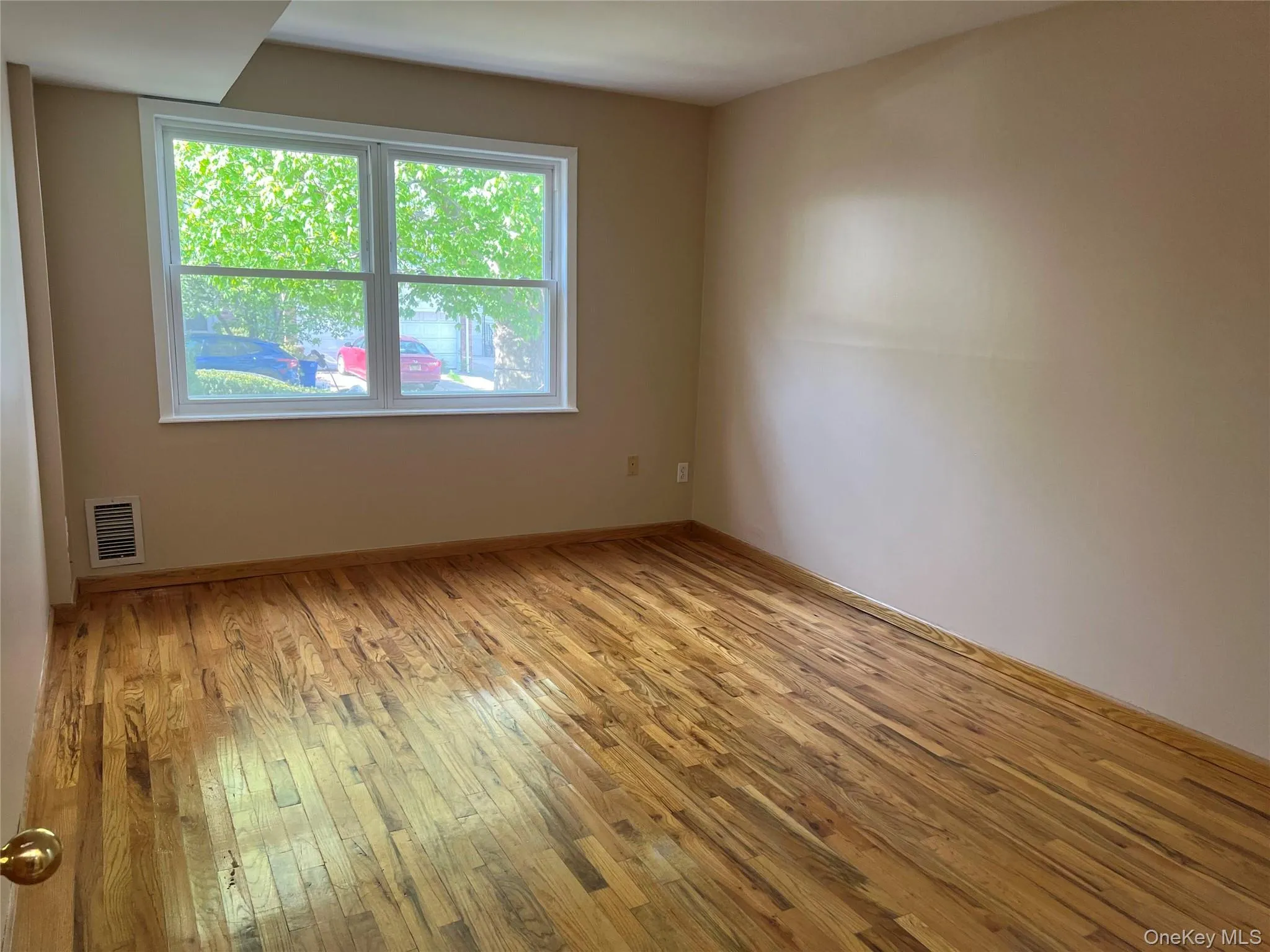 16-05 Bell Boulevard, New York, NY, 1 Bedroom Bedrooms, 3 Rooms Rooms,1 BathroomBathrooms,Residential Lease,For Rent,Bell,0,988816 16-05 Bell Boulevard, New York, NY, 1 Bedroom Bedrooms, 3 Rooms Rooms,1 BathroomBathrooms,Residential Lease,For Rent,Bell,0,988816