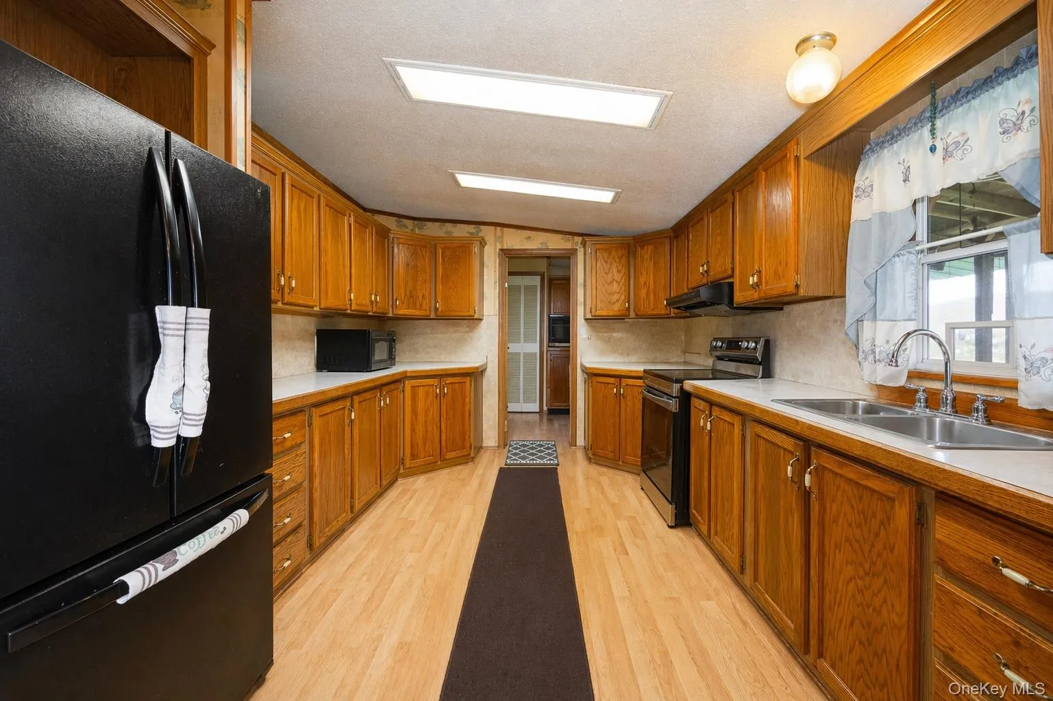 3838 Route 199, Pine Plains, NY, 3 Bedrooms Bedrooms, 9 Rooms Rooms,2 BathroomsBathrooms,Residential,For Rent,Route 199,0,988822 3838 Route 199, Pine Plains, NY, 3 Bedrooms Bedrooms, 9 Rooms Rooms,2 BathroomsBathrooms,Residential,For Rent,Route 199,0,988822