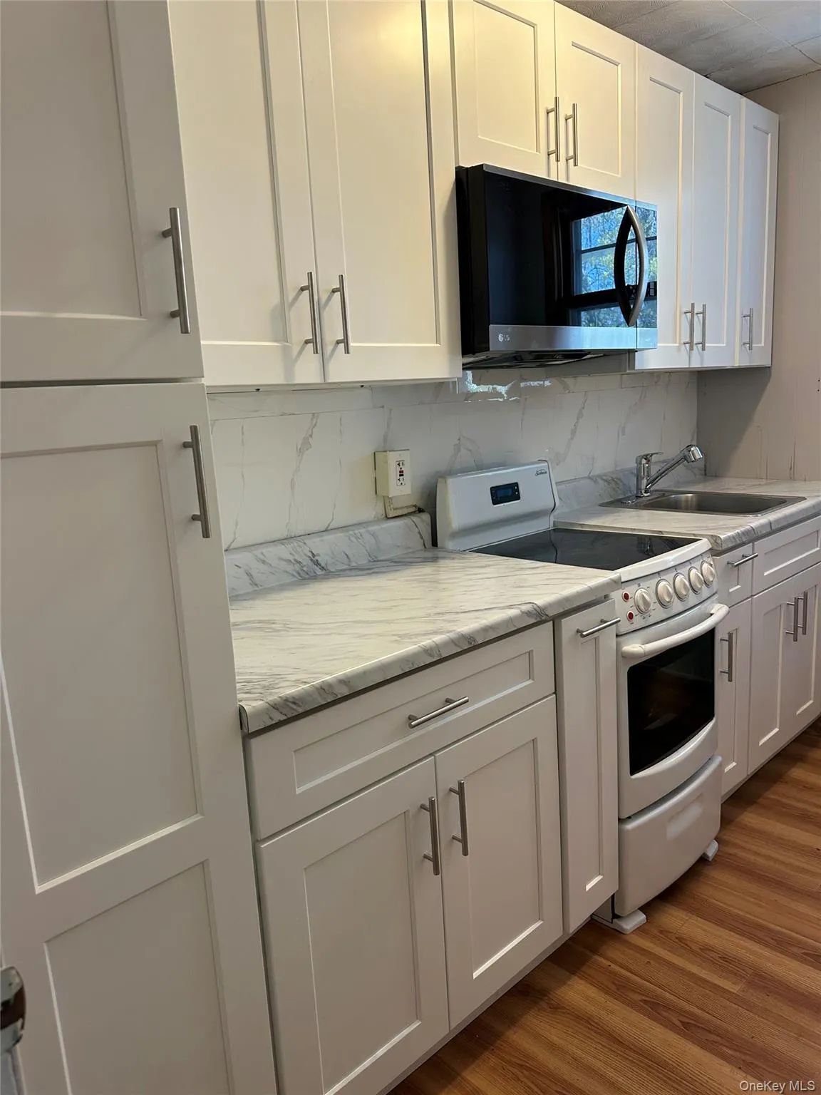 466 Oakland Avenue, Hempstead, NY, 2 Bedrooms Bedrooms, 6 Rooms Rooms,1 BathroomBathrooms,Residential Lease,For Rent,Oakland,0,988845 466 Oakland Avenue, Hempstead, NY, 2 Bedrooms Bedrooms, 6 Rooms Rooms,1 BathroomBathrooms,Residential Lease,For Rent,Oakland,0,988845