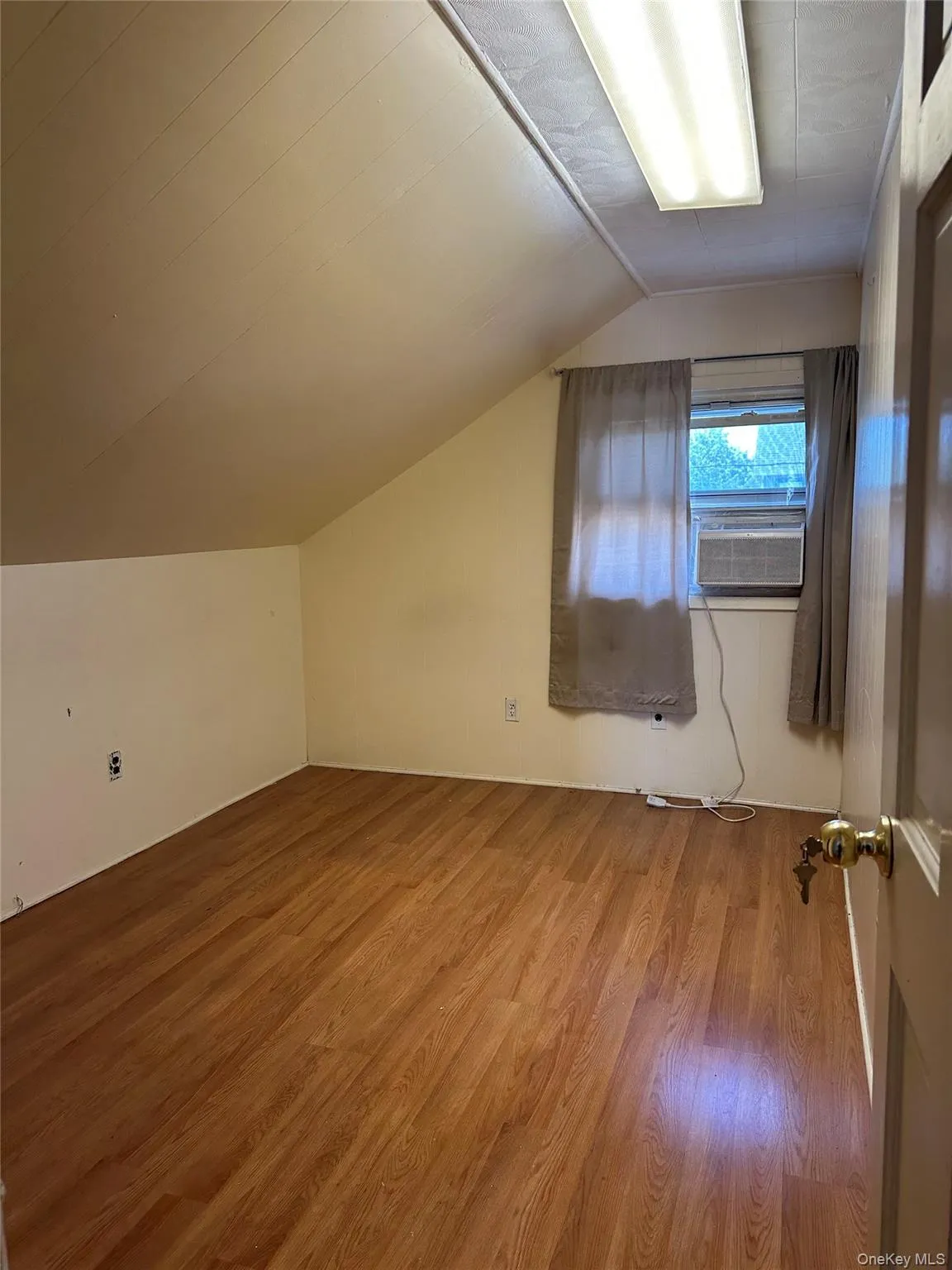 466 Oakland Avenue, Hempstead, NY, 2 Bedrooms Bedrooms, 6 Rooms Rooms,1 BathroomBathrooms,Residential Lease,For Rent,Oakland,0,988845 466 Oakland Avenue, Hempstead, NY, 2 Bedrooms Bedrooms, 6 Rooms Rooms,1 BathroomBathrooms,Residential Lease,For Rent,Oakland,0,988845