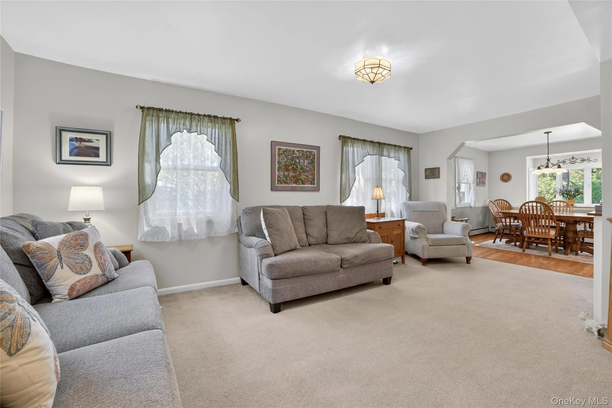 The Spacious living room is comfy, cozy light and bright. The Spacious living room is comfy, cozy light and bright.