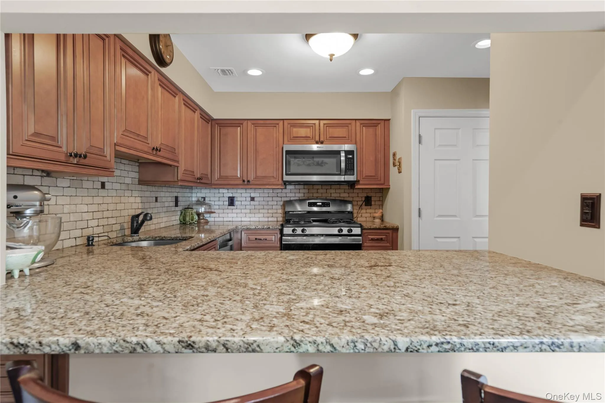 41 Cambridge Drive, Babylon, NY, 2 Bedrooms Bedrooms, 5 Rooms Rooms,2 BathroomsBathrooms,Residential Sale,For Rent,Cambridge,0,988861 41 Cambridge Drive, Babylon, NY, 2 Bedrooms Bedrooms, 5 Rooms Rooms,2 BathroomsBathrooms,Residential Sale,For Rent,Cambridge,0,988861