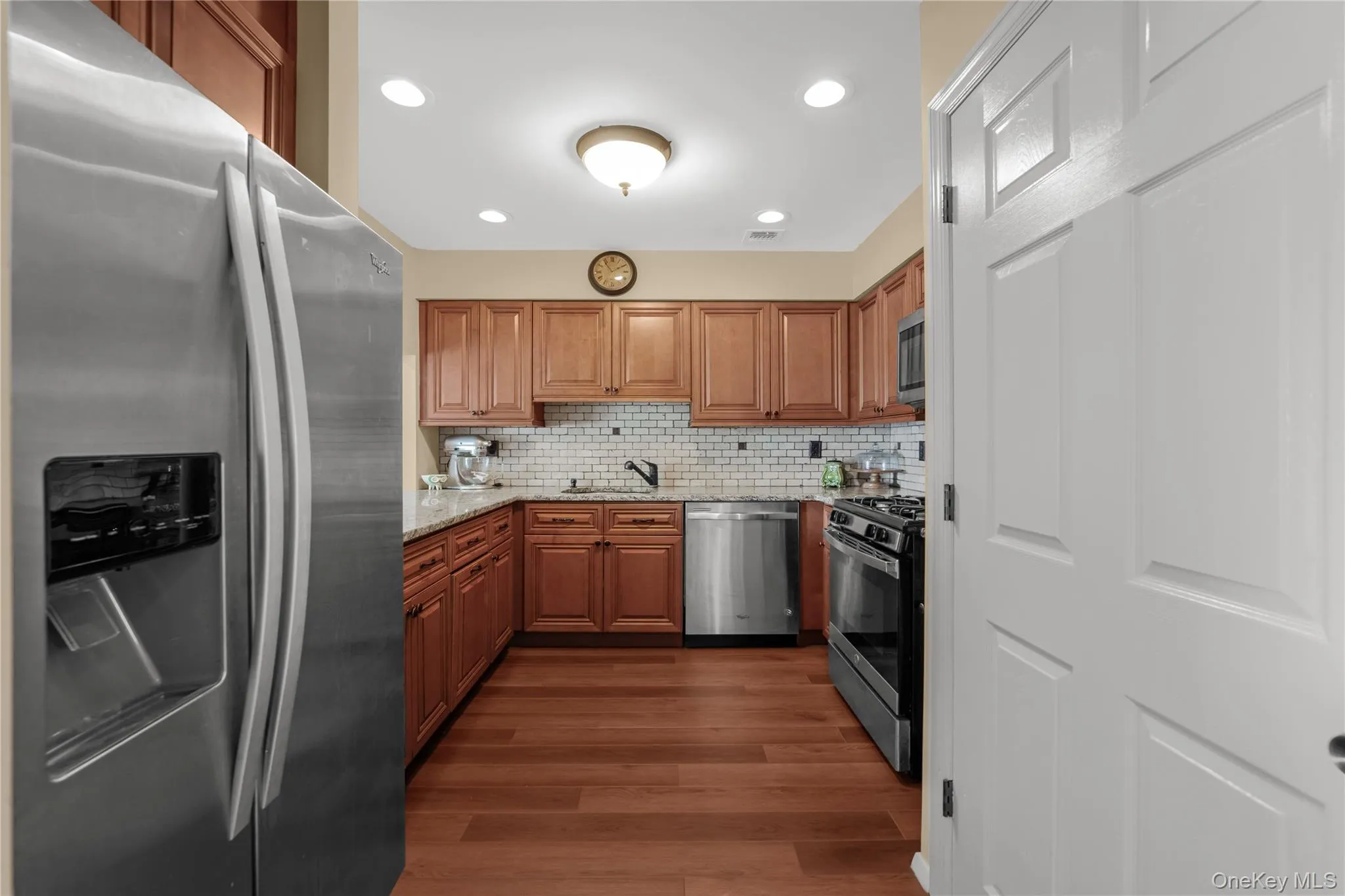 41 Cambridge Drive, Babylon, NY, 2 Bedrooms Bedrooms, 5 Rooms Rooms,2 BathroomsBathrooms,Residential Sale,For Rent,Cambridge,0,988861 41 Cambridge Drive, Babylon, NY, 2 Bedrooms Bedrooms, 5 Rooms Rooms,2 BathroomsBathrooms,Residential Sale,For Rent,Cambridge,0,988861