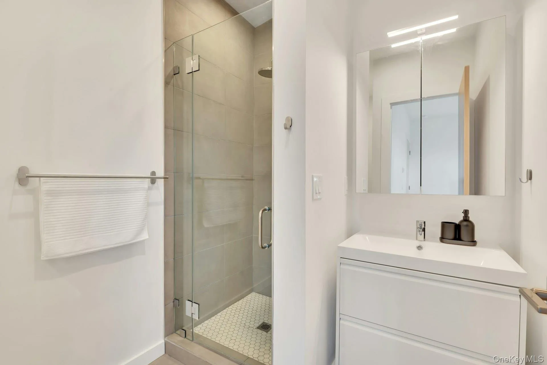 420 Old Farm Road, Southold, NY, 4 Bedrooms Bedrooms, 9 Rooms Rooms,3 BathroomsBathrooms,Residential Lease,For Rent,Old Farm,0,988875 420 Old Farm Road, Southold, NY, 4 Bedrooms Bedrooms, 9 Rooms Rooms,3 BathroomsBathrooms,Residential Lease,For Rent,Old Farm,0,988875