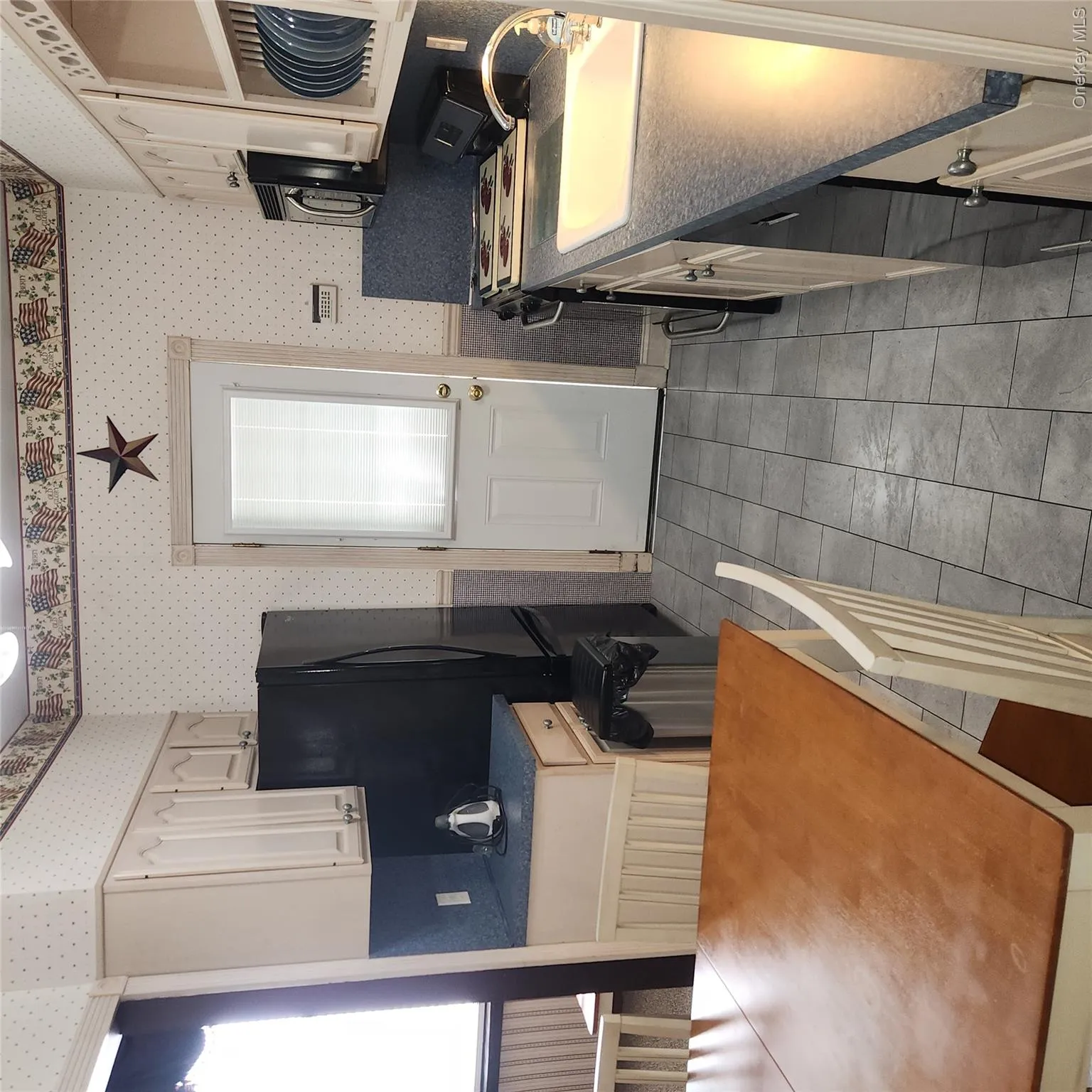 7716 78th Street, New York, NY, 2 Bedrooms Bedrooms, 5 Rooms Rooms,1 BathroomBathrooms,Residential Lease,For Rent,78th,0,988878 7716 78th Street, New York, NY, 2 Bedrooms Bedrooms, 5 Rooms Rooms,1 BathroomBathrooms,Residential Lease,For Rent,78th,0,988878