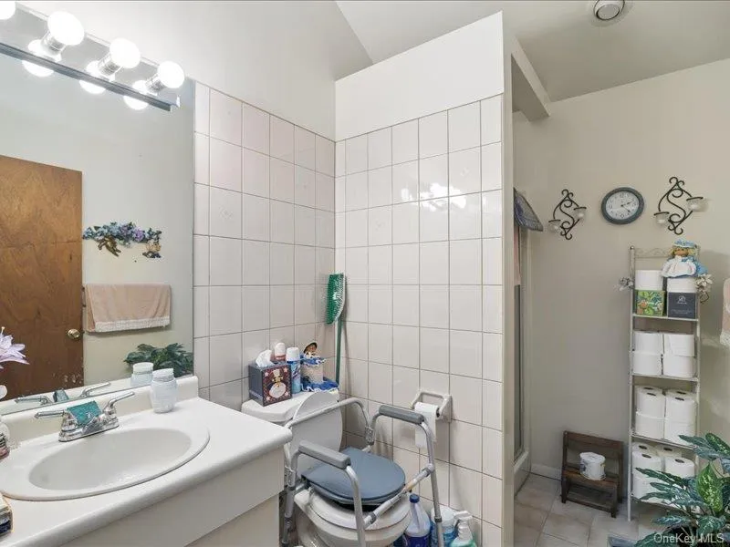 1241 Terry Road, Islip, NY, 5 Bedrooms Bedrooms, 10 Rooms Rooms,3 BathroomsBathrooms,Residential,For Rent,Terry,0,988894 1241 Terry Road, Islip, NY, 5 Bedrooms Bedrooms, 10 Rooms Rooms,3 BathroomsBathrooms,Residential,For Rent,Terry,0,988894