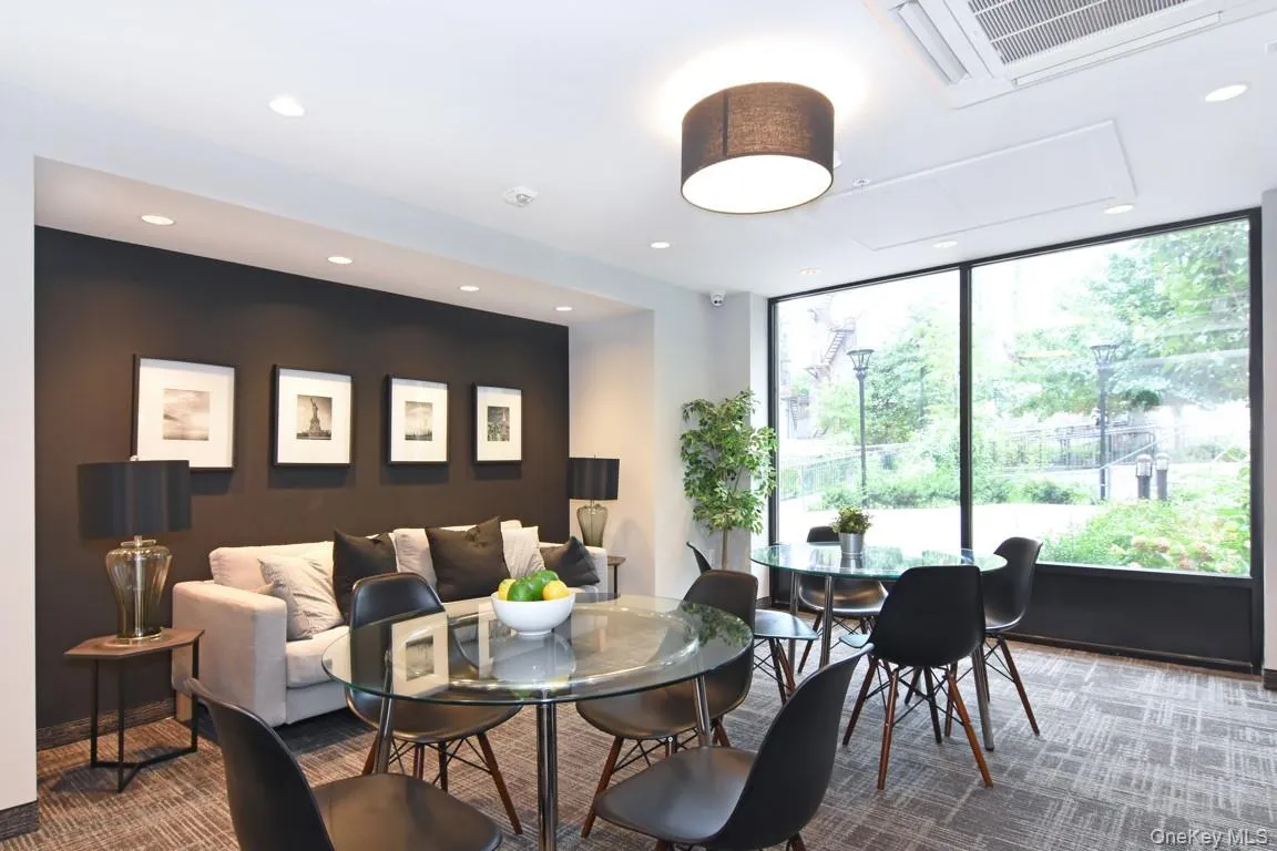 2 Mill Street, Yonkers, NY, 1 Bedroom Bedrooms, 3 Rooms Rooms,1 BathroomBathrooms,Residential Lease,For Rent,Mill,0,988895 2 Mill Street, Yonkers, NY, 1 Bedroom Bedrooms, 3 Rooms Rooms,1 BathroomBathrooms,Residential Lease,For Rent,Mill,0,988895